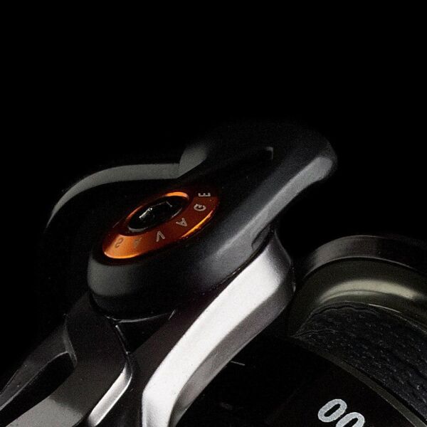 SAVAGE GEAR SG6 2500 FD 8+1BB Spin Olta Makinesi