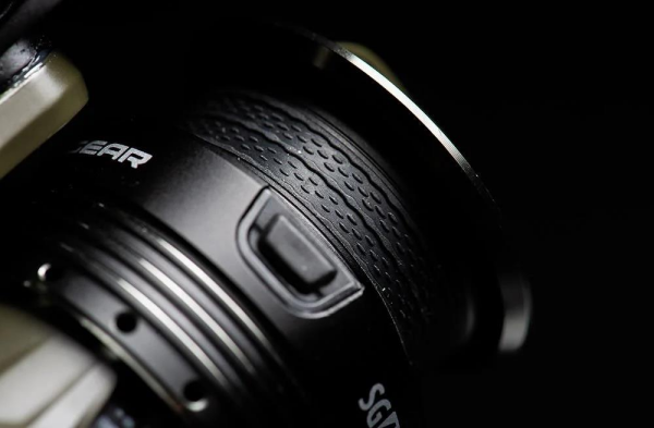 SAVAGE GEAR SG4C 2500 FD 10+1BB Spin Olta Makinesi