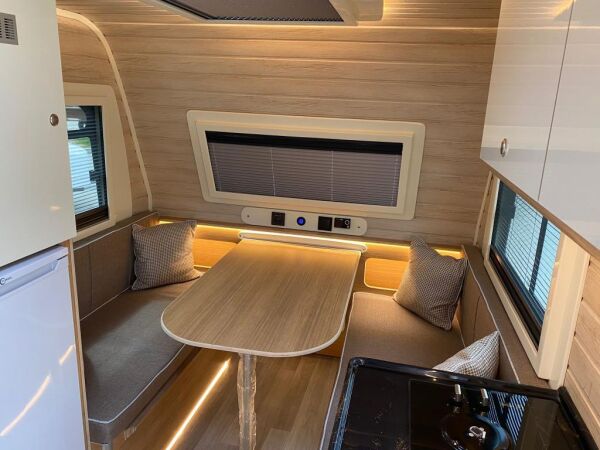 UĞUR KARAVAN / ECOLINE NS4090 Çekme Karavan