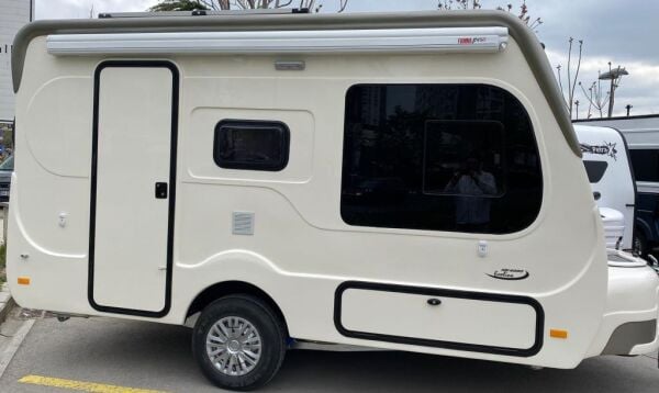 UĞUR KARAVAN / ECOLINE NS4090 Çekme Karavan