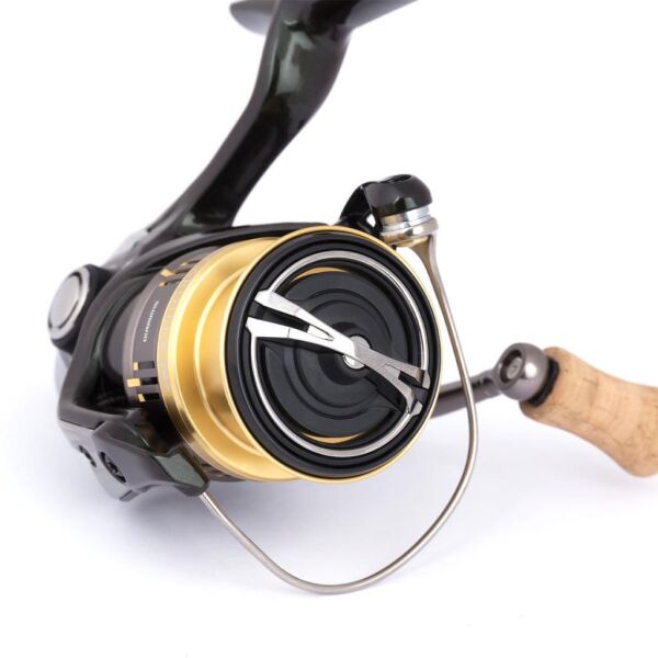 SHIMANO Cardiff Ci4+ C3000M HG Spin Olta Makinası