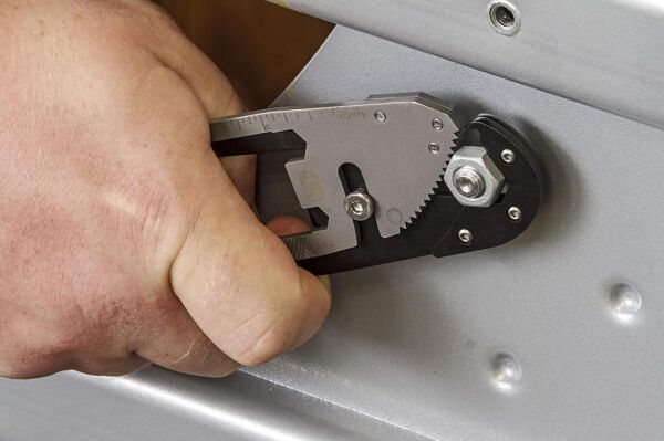 VICTORINOX True Utility Tectonic Tool(Çok Amaçlı Alet) TU 220