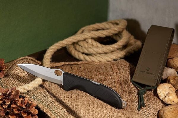 Victorinox Hunter Pro M Siyah Tek El Çakı (Kılıflı- Kutulu)
